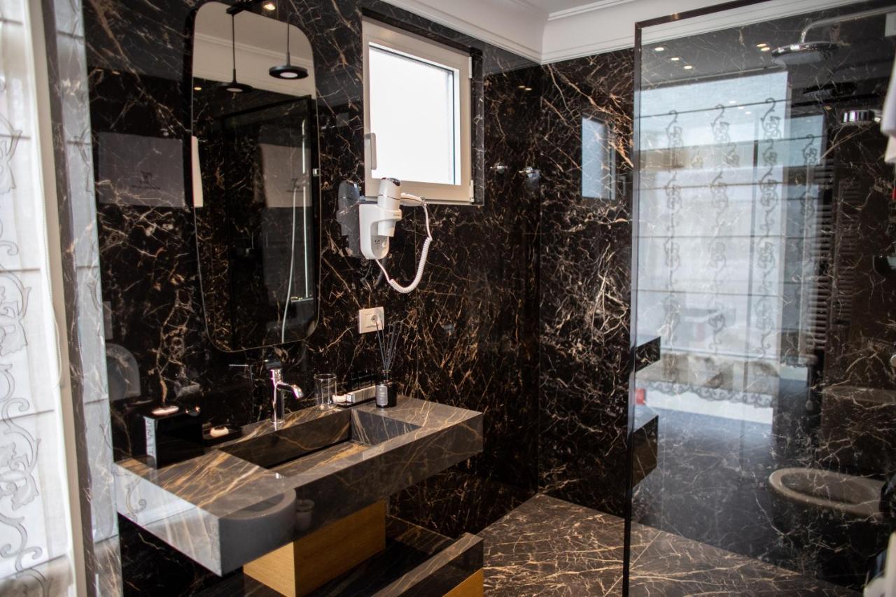 Seven Luxury Suites Tirana Exterior foto