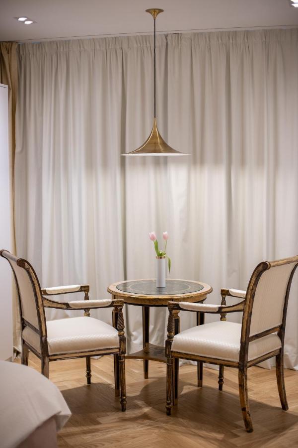 Seven Luxury Suites Tirana Exterior foto